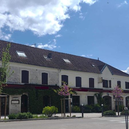 Auberge D'Ici Et D'Ailleurs Cressensac-Sarrazac Exteriér fotografie