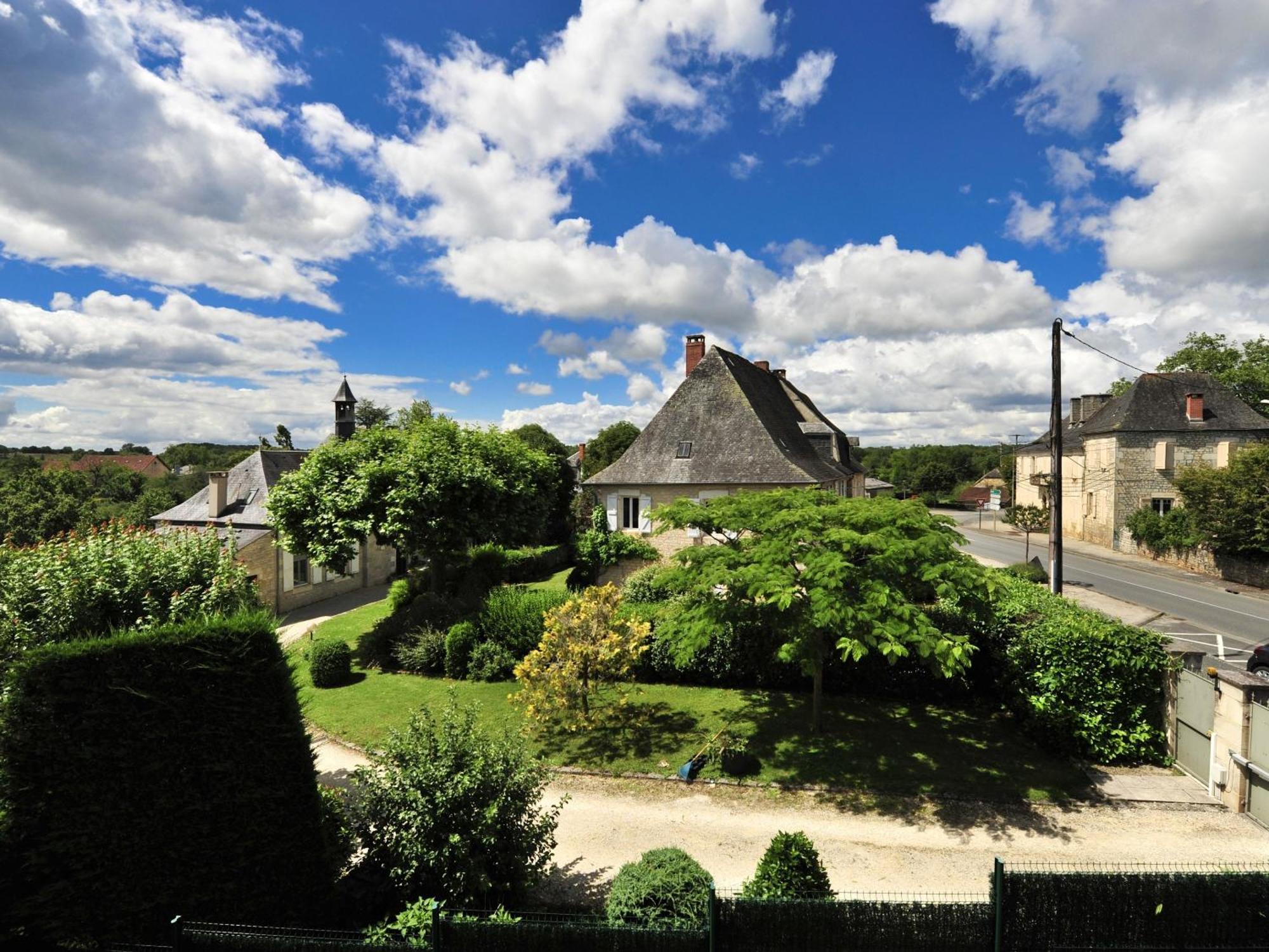 Auberge D'Ici Et D'Ailleurs Cressensac-Sarrazac Exteriér fotografie