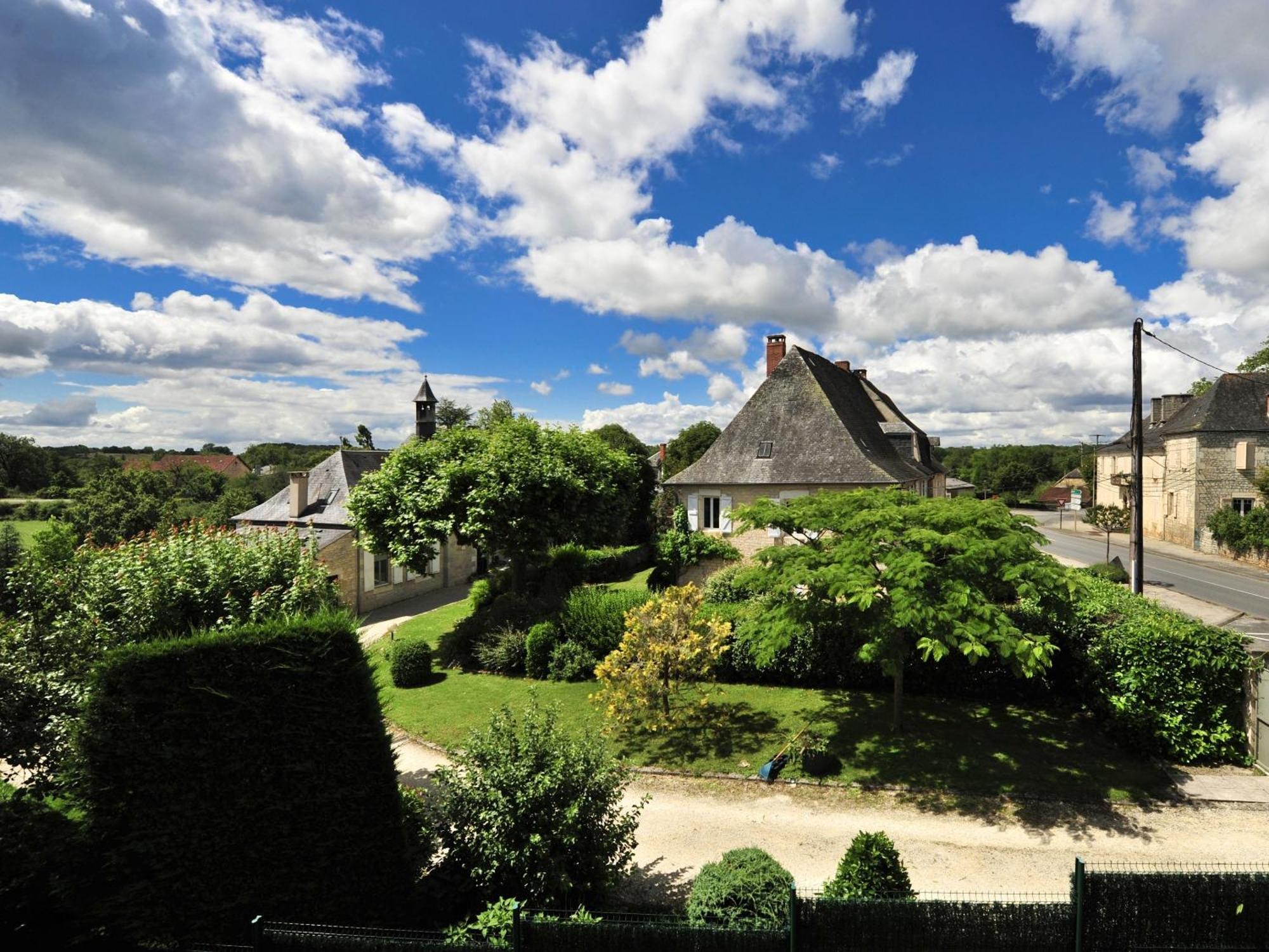 Auberge D'Ici Et D'Ailleurs Cressensac-Sarrazac Pokoj fotografie